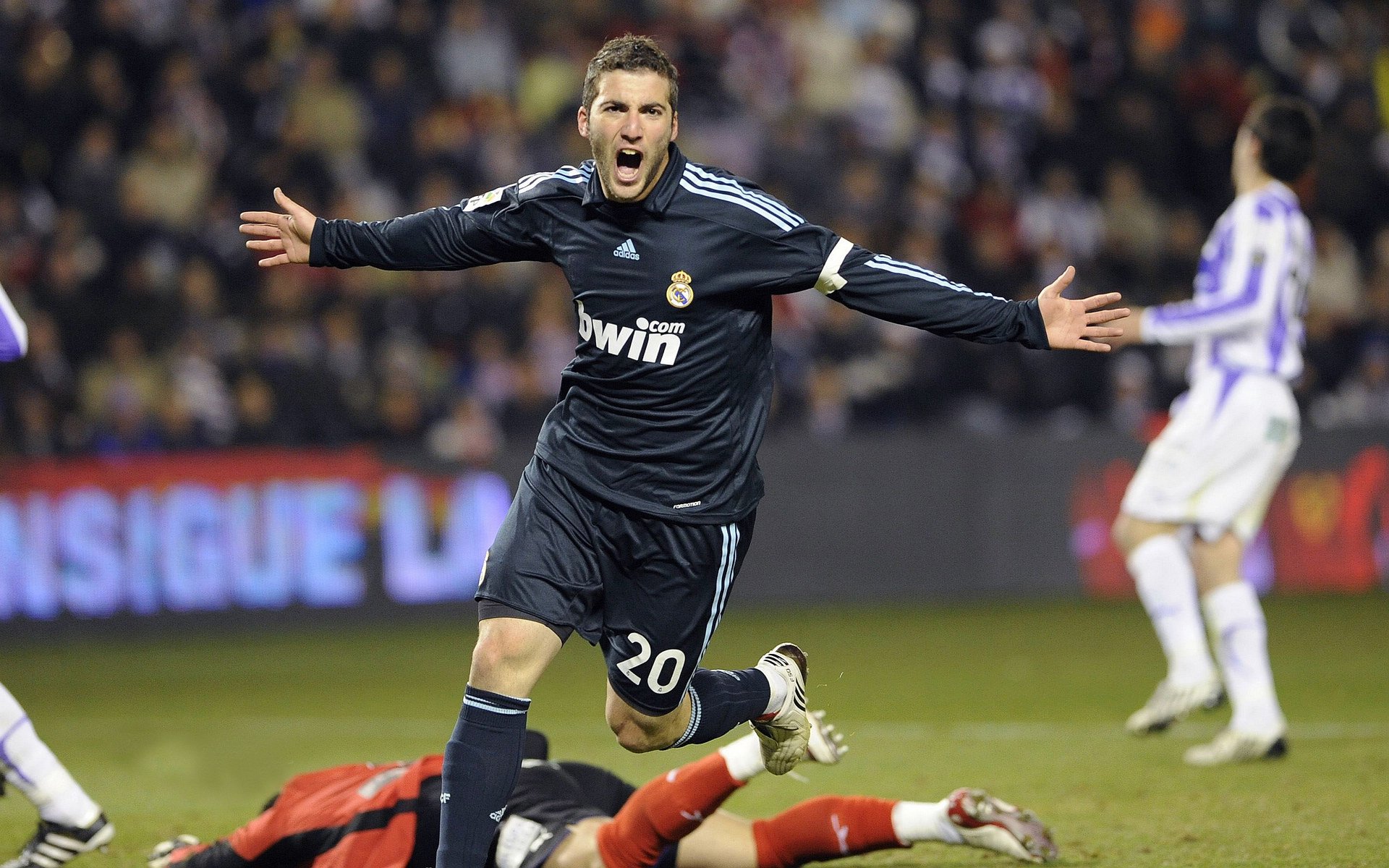 ✨意外！津门虎不愿意多掏钱错过一位金靴，现在他成青岛西海岸核心✨