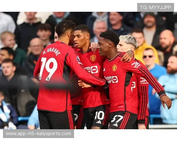 曼联关键球员复出，赛季后期能否迎来强势反弹，曼联98～99赛季球员